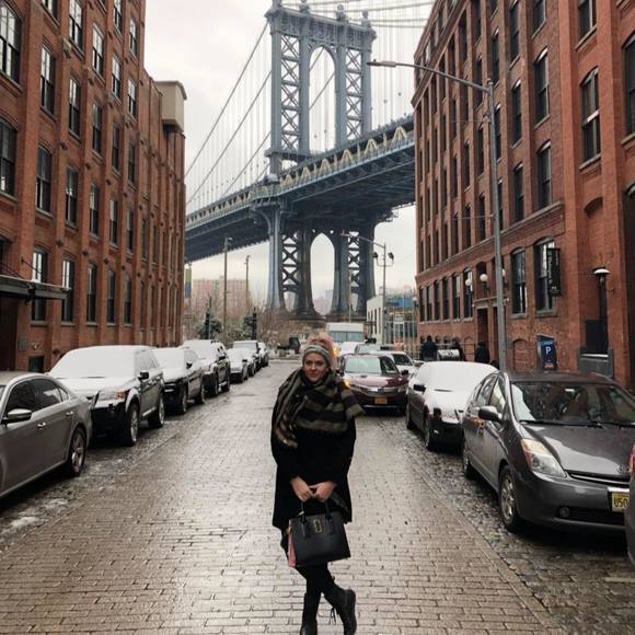 Meet your Posher, Julia - Picture 1 of 1